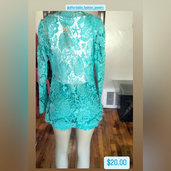 2 Piece Lace shorts. - Picture 1 of 2